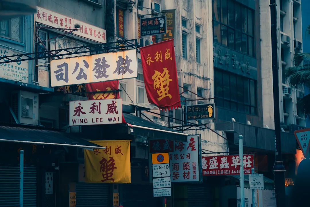 石英石与人造石台面加工工艺差异及选购指南
